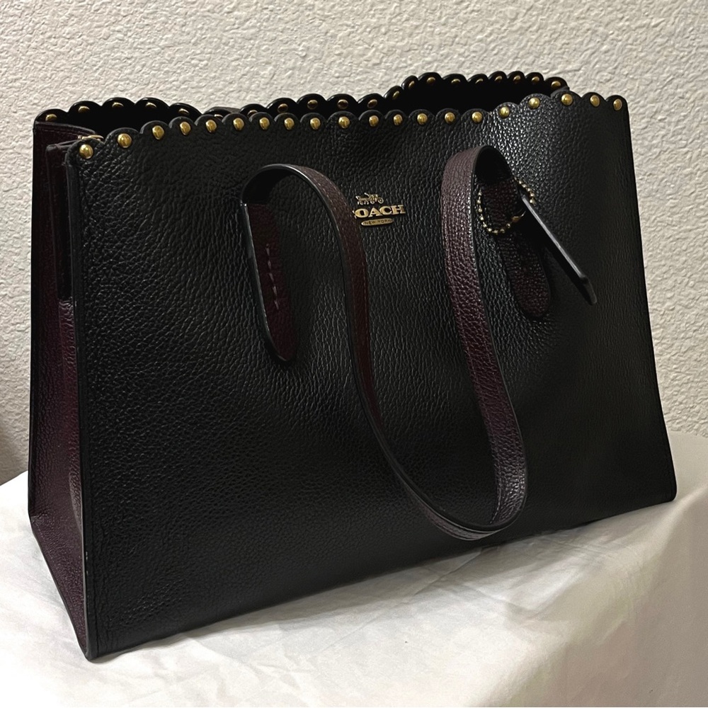 Beautiful COACH Leather Tote